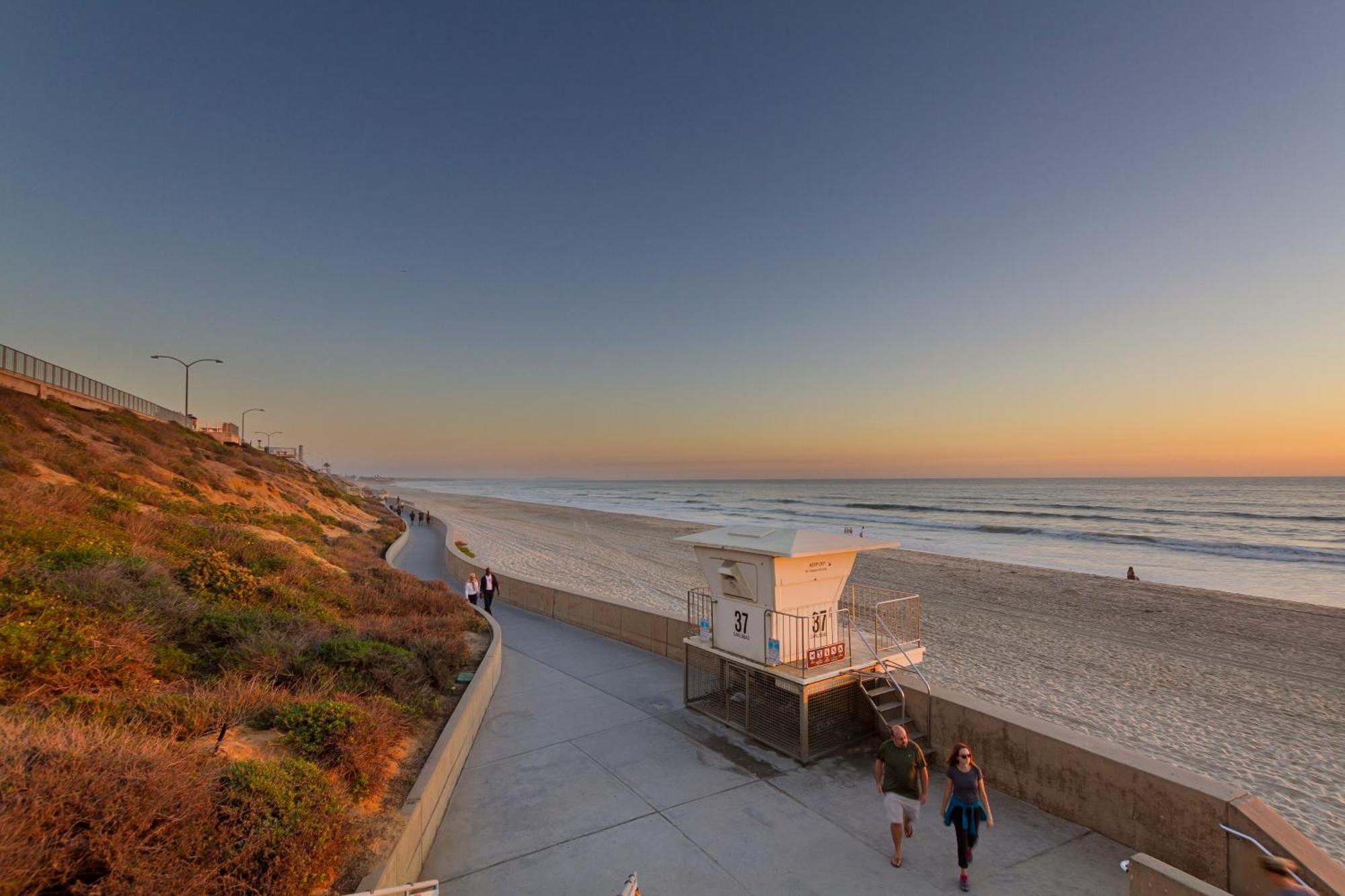 90 Walk Score - Steps To Beach & Dining - Reserved Parking Apartment Carlsbad Exterior photo